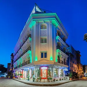 4* فندق ذا ماغنورا بالاس